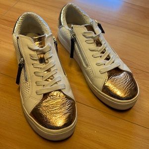 Steve Madden Parka Sneakers